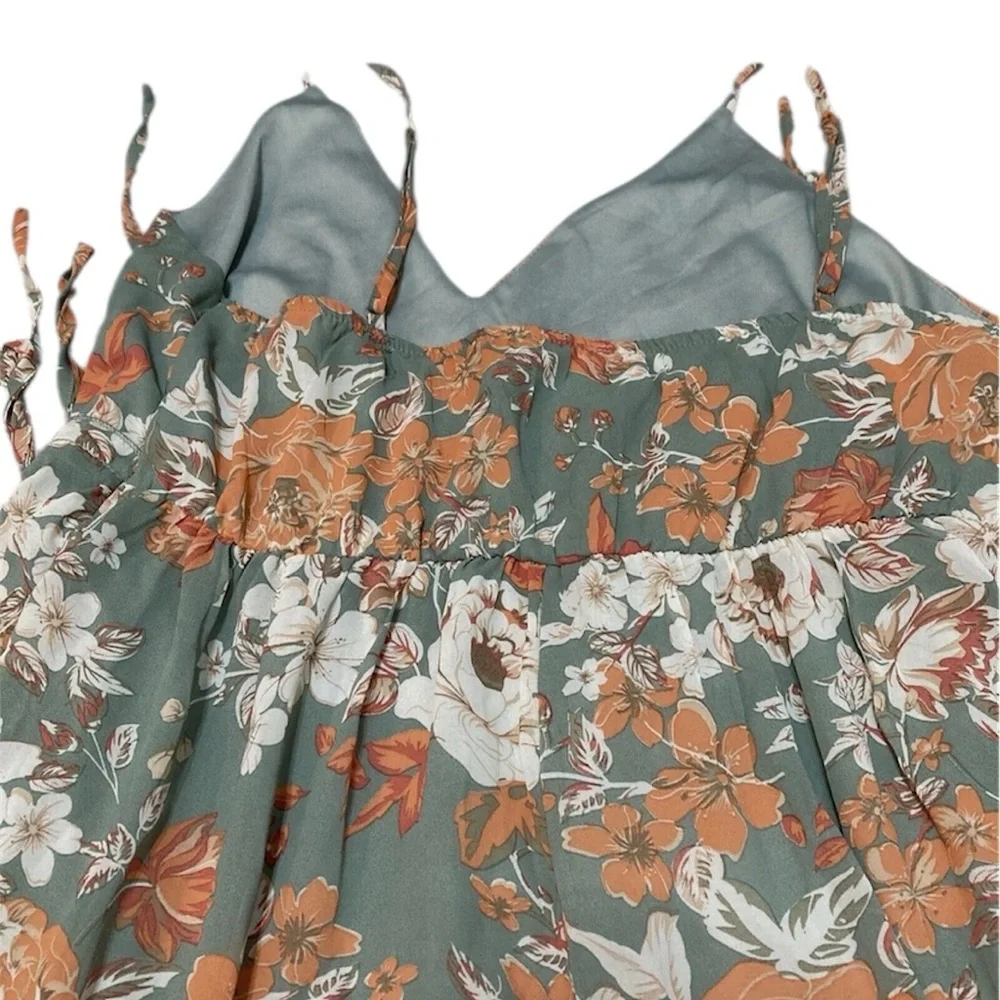 Women's Tiered Floral Sleeveless Sundress In size Small - Picture 4 of 10